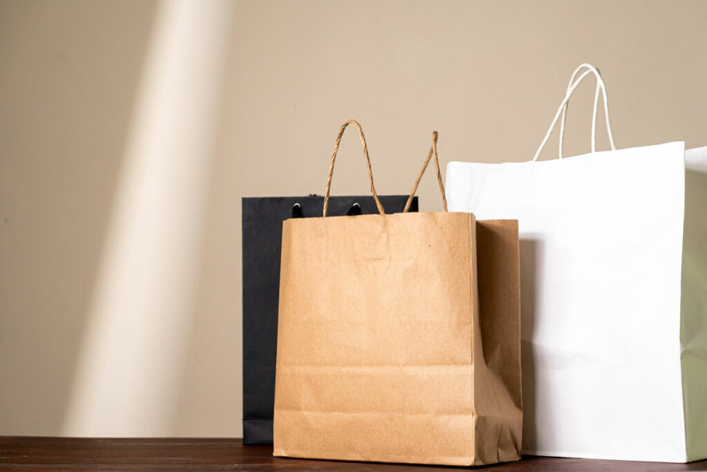 Bolsas de papel kraft marrón blanco y negro personalizadas